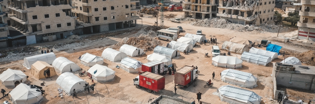 Vue d'hélicoptère d'une clinique mobile en Syrie